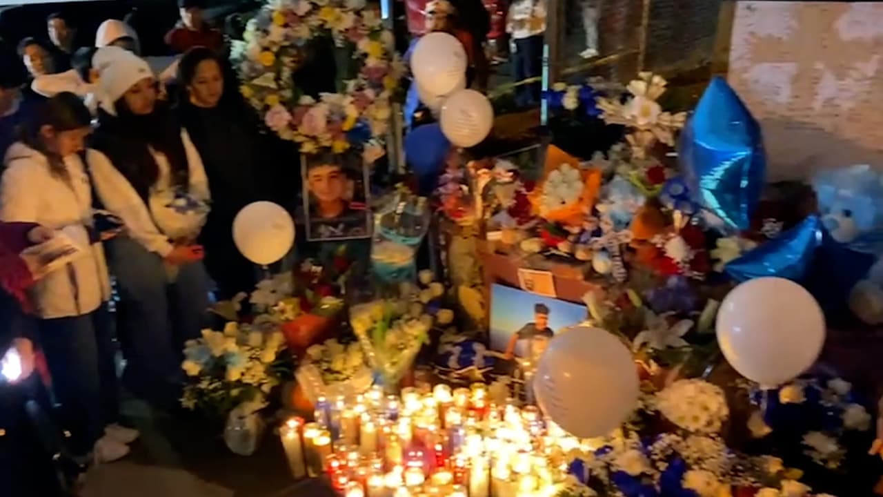 Este lunes por la noche se realizó una vigilia en memoria de Edwin Martínez, joven que 
<b><a href="https://www.univision.com/local/nueva-york-wxtv/menor-hispano-muere-accidente-newark-madre-pide-justicia-edwin-martinez" target="_blank">murió el domingo en un accidente de auto</a></b>.