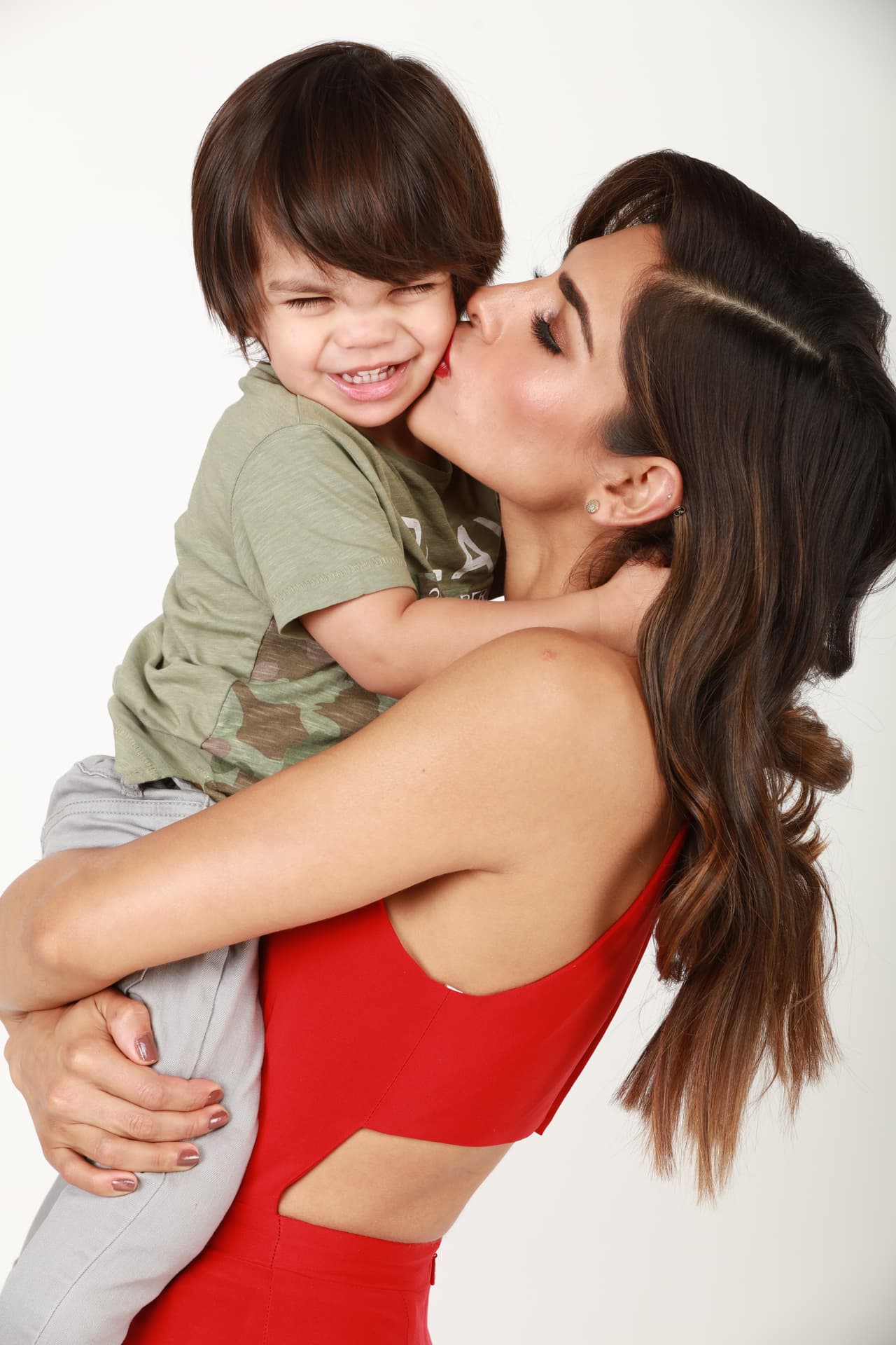 Ahora Alejandra disfruta completamente de su maternidad y ha revelado que es una de las mejores etapas de su vida.