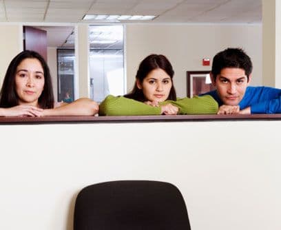 Recursos disponibles"Este programa se da a través de las escuelas, siempre después de clases, los padres tienen que darse cuenta que existen recursos para que sus hijos puedan participar y aprender cómo se lleva un negocio en los Estados Unidos", declaró de la Vega.