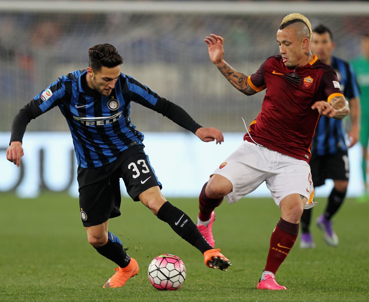 La Roma rescata enérgico empate ante el Inter con gol de Nainggolan