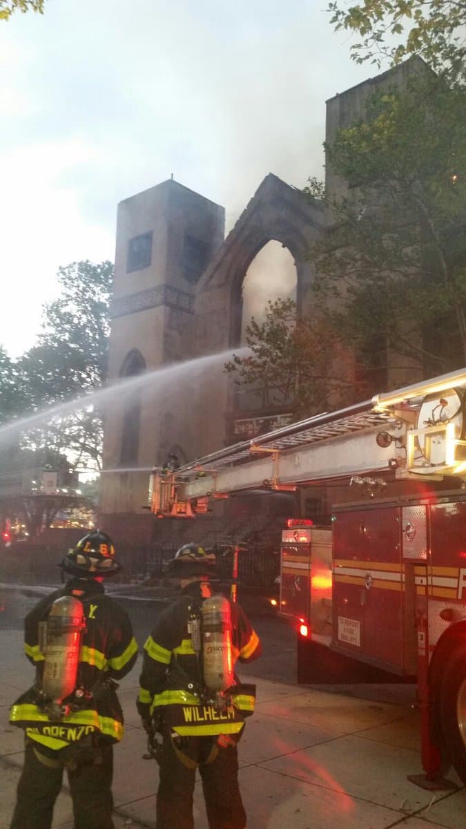 El incendio comenzó alrededor de las 7 de la tarde en el 60 Norfolk St. en el Lower East Side por causas aún desconocidas.