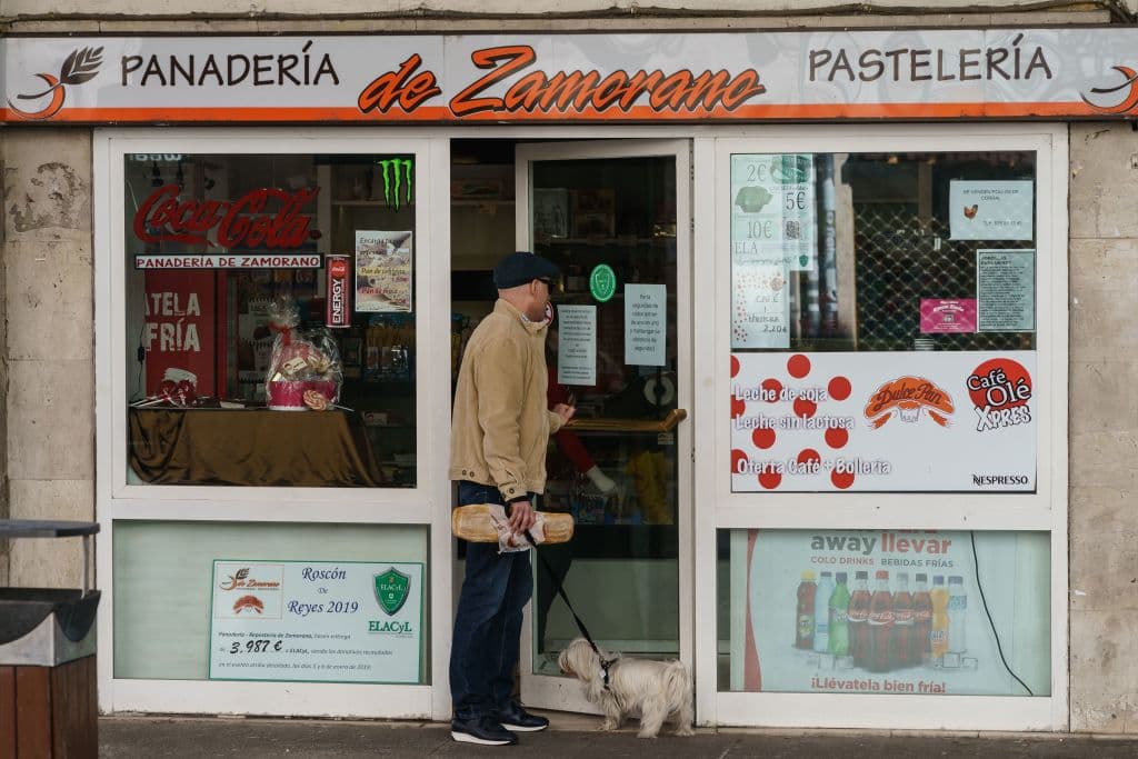 Las panaderías deben permanecer cerradas, pero sí pueden entregar pedidos siempre y cuando se aseguran de que no se formen filas y aglomeraciones.
