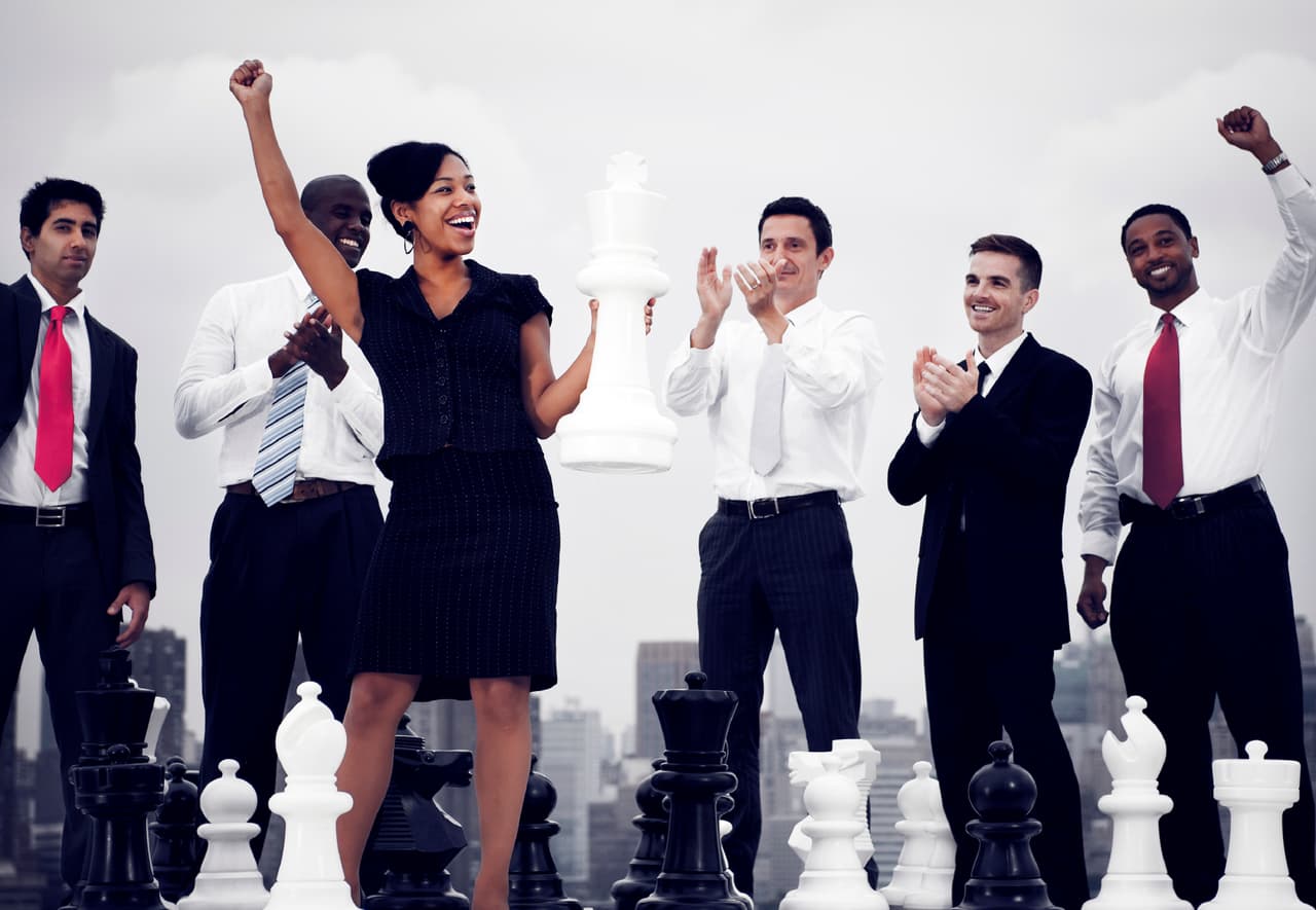 En este mes del Gallo se acentúa tu compatibilidad amorosa con el Caballo. Oportunidades que debes aprovechar este mes: Los asuntos de trabajo. Una actividad laboral o responsabilidad nueva que inicialmente no te rendirá frutos económicos, pero que a corto plazo de convendrá notablemente.