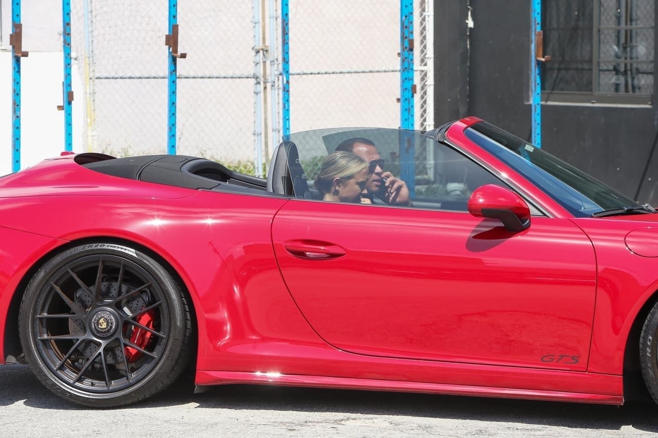 El 12 de abril fueron vistos en un partido de básquetbol, el encuentro entre los Minnesota Timberwolves contra Los Ángeles Clippers.
<br>