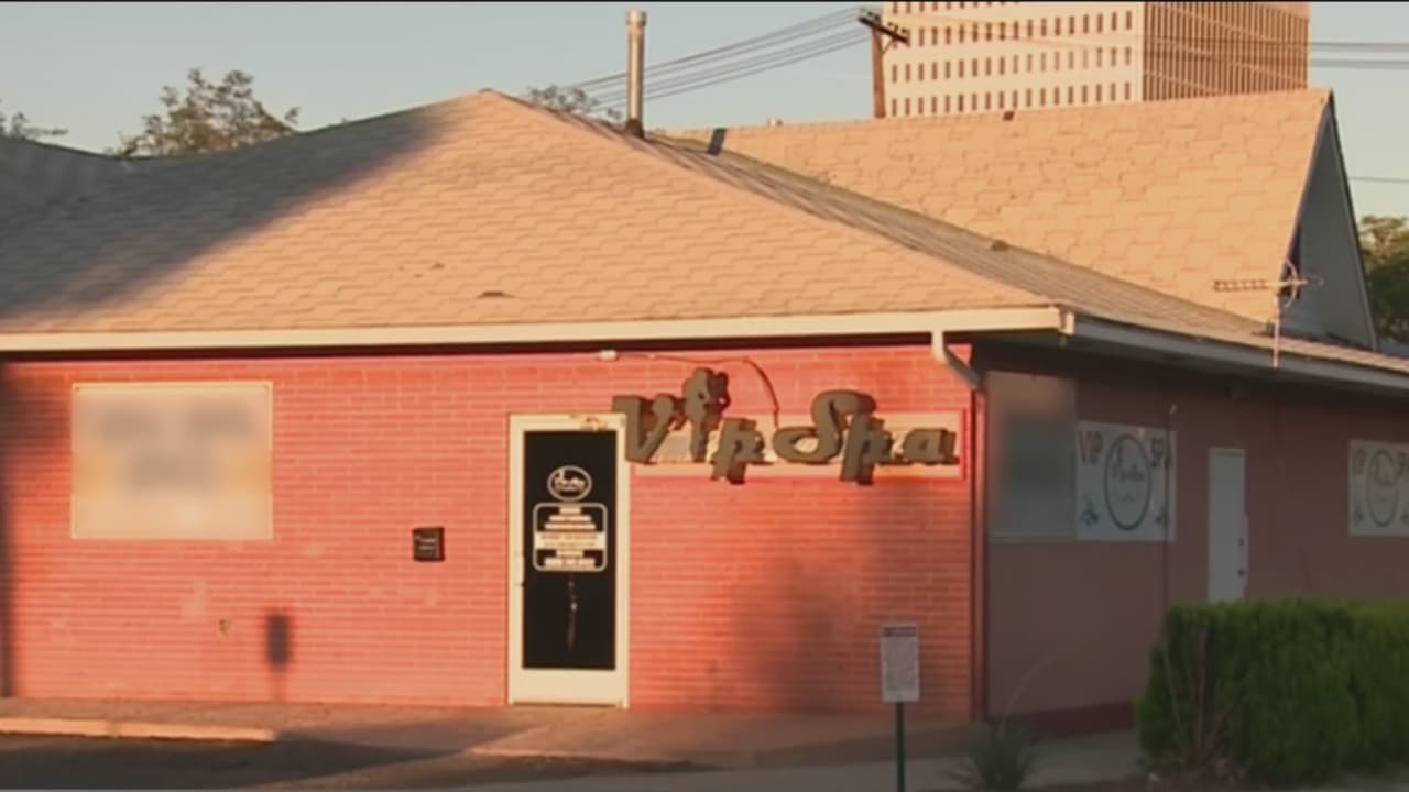 Se hicieron un 'facial vampiro' en un spa y contrajeron VIH: cómo evitar caer en las manos equivocadas