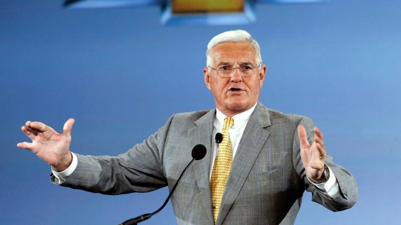 DETROIT- NOVEMBER 30: Former General Motors vice chairman Bob Lutz speaks at the rollout of the Chevrolet Volt hybrid electric vehicle at Detroit-Hamtramck Assembly November 30, 2010 in Detroit, Michigan. The Volt extended-range electric vehicle, for which 1,000 jobs will be created by General Motors over the next two years, started production earlier this month. (Photo by Bill Pugliano/Getty Images)