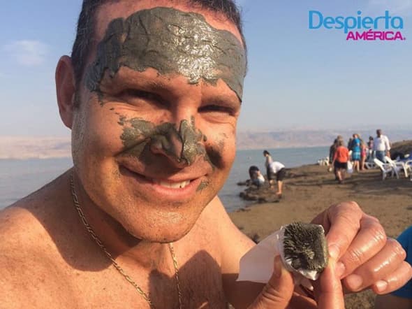 Alan nos mandó saludos desde el Mar Muerto.