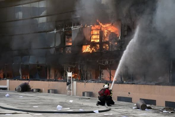 También resultaron dañados algunos edificios aledaños.