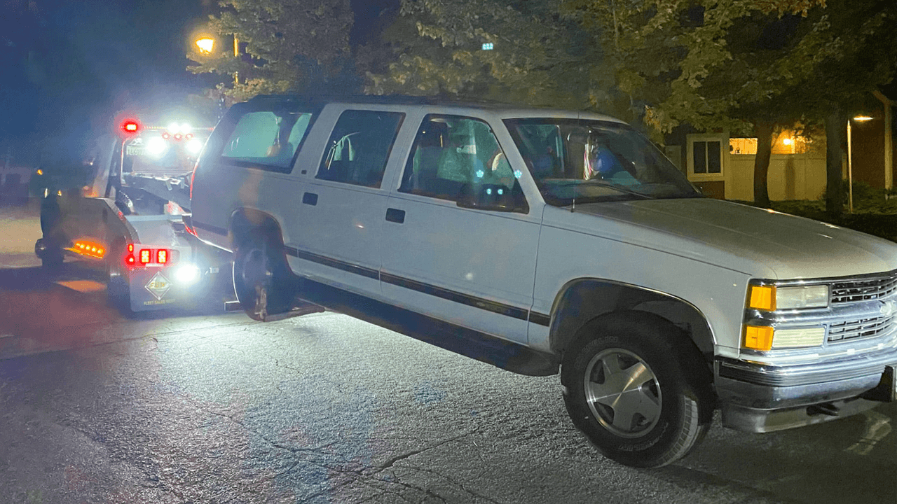 Los vehículos serán retenidos durante 30 días y el propietario debe pagar las tarifas de remolque, almacenamiento y liberación.
<br>