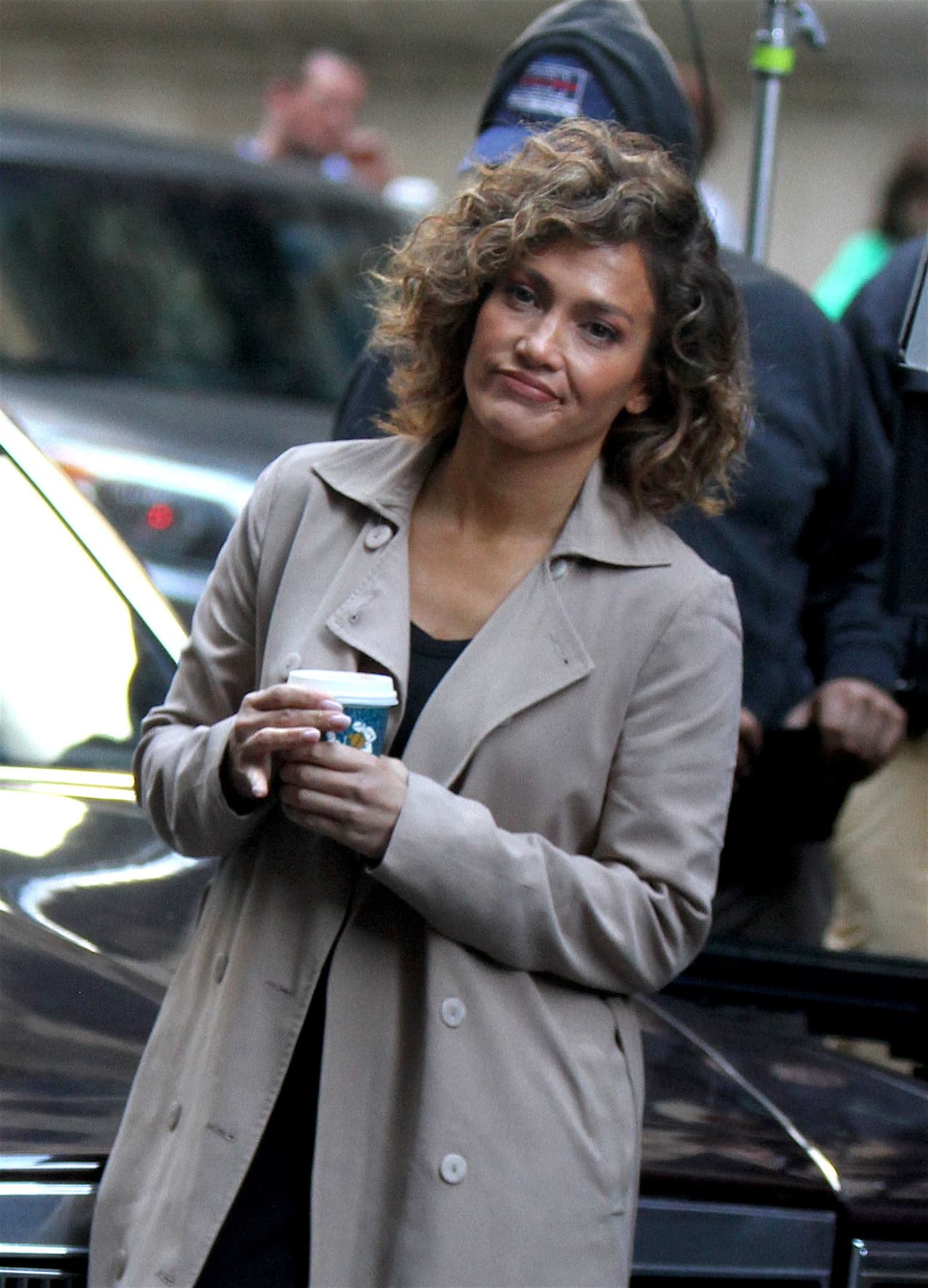 Y Jen comenzó a cansarse de estar ahí parada sin hacer nada.