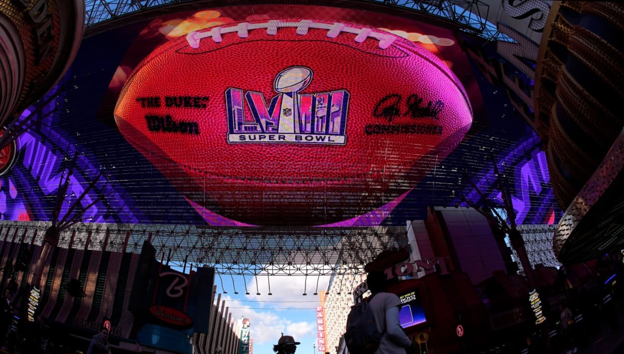 ¿Preparar botana o ir a un bar?: La comunidad hispana de Chicago se prepara para ver el Super Bowl LVIII