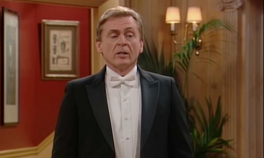 <b>Daniel Davis</b>
<br>Niles era vital para los Sheffield, ya que era la persona que se encargaba de cocinar, conducir el auto y de molestar a la señorita Babcock.
<br>