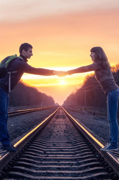 También el plano sentimental se fortalece sobre todo en el caso de los nativos del elemento agua que han estado distanciados, separados o alejados de quienes aman.