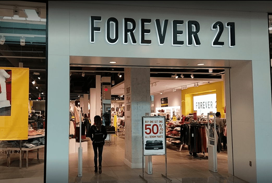 Centro comercial The Shops Tanforan; en el número 1150 de la calle El Camino Real, local 348, San Bruno, CA 94066