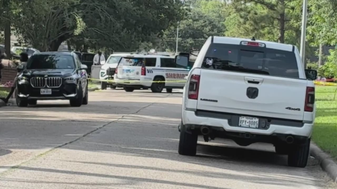 Agente del condado Harris dispara contra un hombre que amenazó a su madre