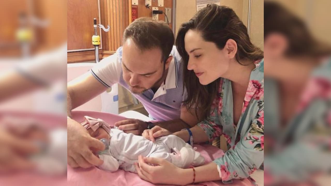 "Pañales, leche, dormir a la bebé y repetir": Michelle Galván narra cómo ha sido su primer mes como madre