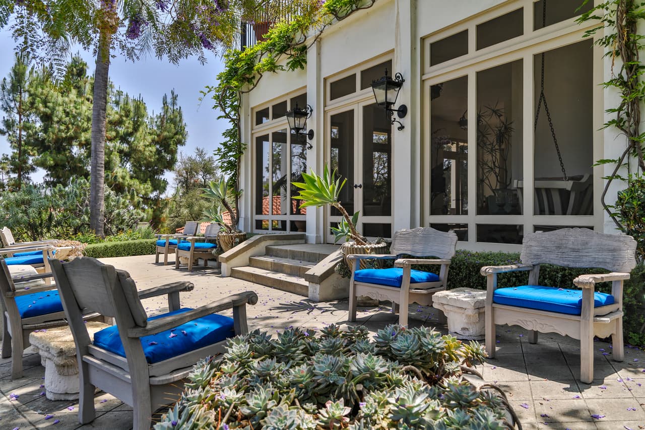 Photo © 2017 Splash News/The Grosby Group EXCLUSIVE Los Feliz, April 14, 2017. Angelina Jolie splashes out nearly $25 million on a six-bed-home in Los Feliz, CA. The six-bed, 10 bathroom property, set on 2.1 acres, once belong to Cecil B. DeMille. The home originally sold for $28,000 in 1916. The home is located in the gated area of Laughlin park, a short drive from the Los Feliz compound she shared with Brad Pitt. Aerial views of the property, land and pool.