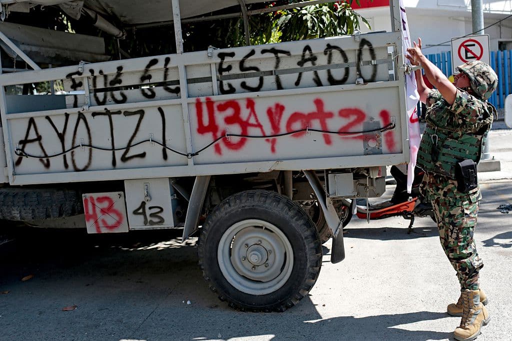Ordenan a ejército mexicano entregar las imágenes tomadas por un militar sobre el caso Iguala