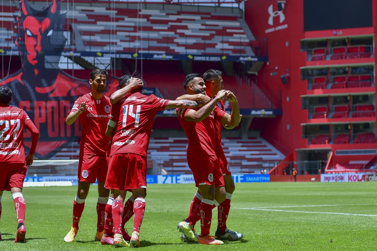 Los Diablos de Toluca vencen a los Tigres de la UANL tres goles a dos; los universitarios registran su primera derrota en el torneo Guard1anes 2020. Gignac fue autor de los dos goles, mientras que Canelo y Triverio le dan la victoria a Toluca.