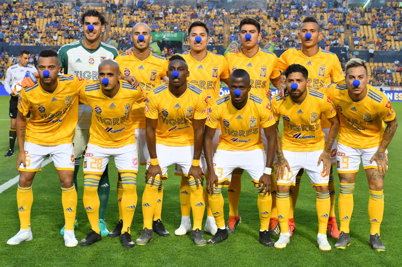 Este fue el once inicial de los locales que aún no cuentan con la presencia de su mejor futbolista: André-Pierre Gignac.