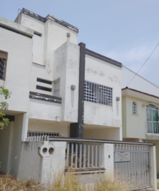 <h3 class="cms-H3-H3">Casa en Tlaquepaque, Jalisco</h3>
<br>
<br>
<br>
<b>Ubicación:</b> Col. Huerta de Peña, Tlaquepaque, Jalisco
<br>
<b>Tipo de inmueble:</b> Casa habitación
<br>
<b>Superficie:</b> 90 m2
<br>
<b>Valor total del premio en especie y efectivo:</b> $2.68 millones de pesos
<br>
<br>Con la compra de un 'cachito', los participantes podrán ganar una de las 22 propiedades que se sortearán para celebrar las fiestas patrias.