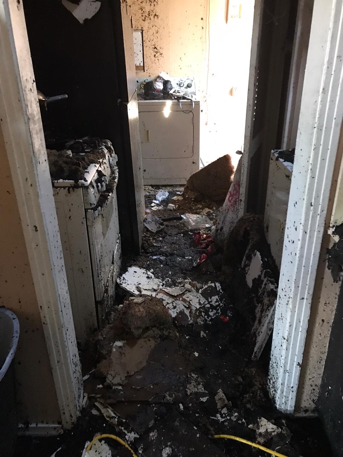 En un abrir y cerrar de ojos la familia perdió odas sus pertenencias que terminaron calcinadas.