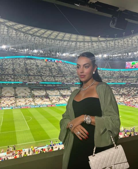El pasado 6 de diciembre, la estrella de ‘Soy Georgina’ asistió al Estadio Lusail para presenciar el partido de fútbol entre Portugal, equipo en el que juega Ronaldo, y Suiza. 
<br>