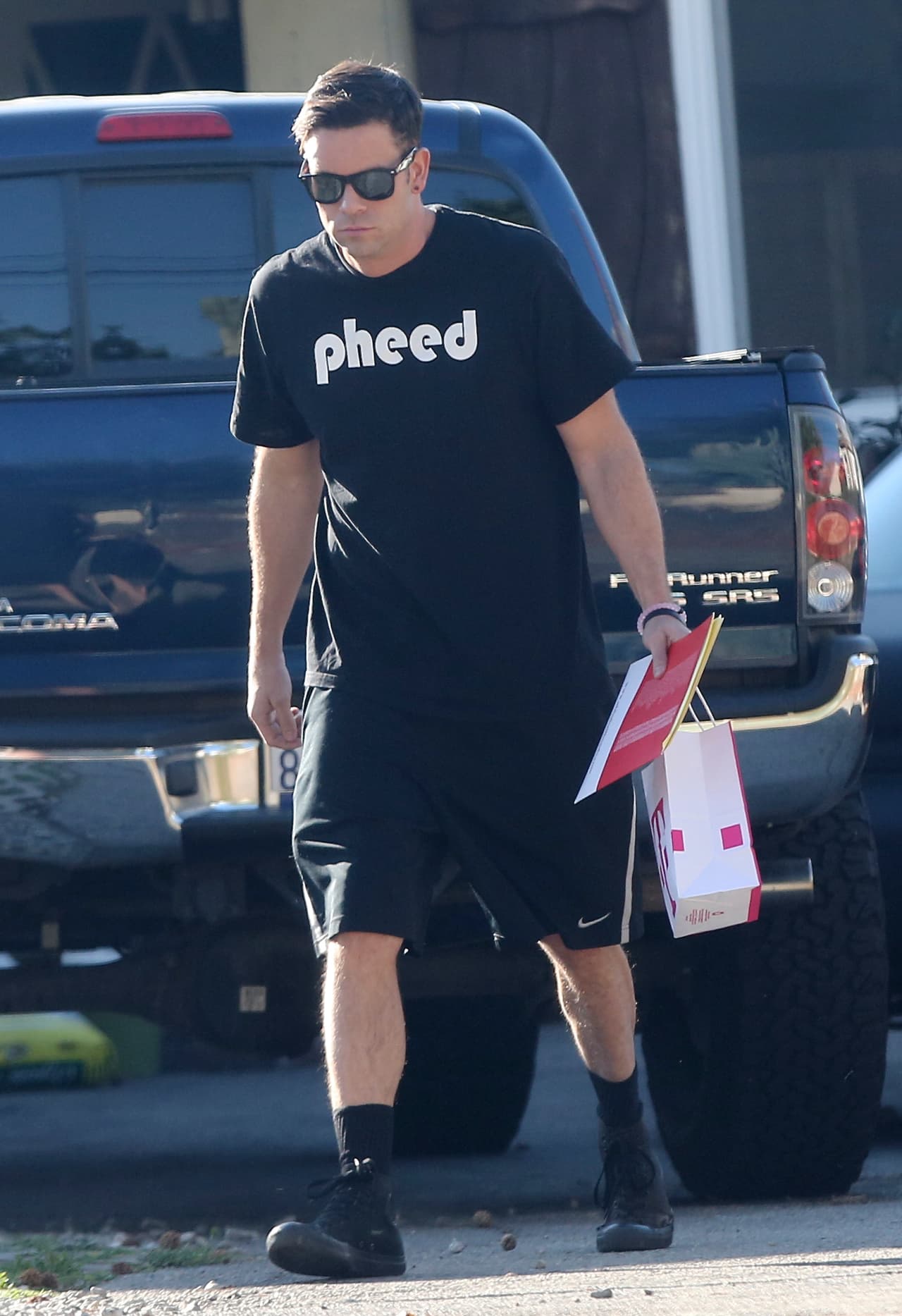 Parece ser que compró un nuevo teléfono celular.