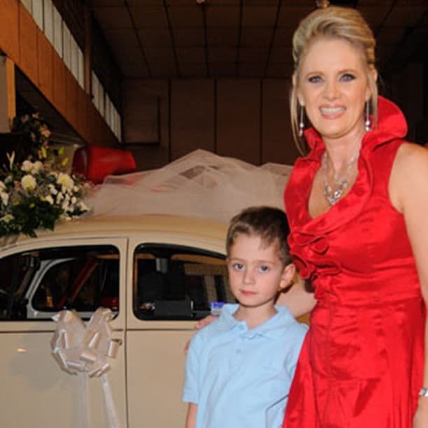 Erika Buenfil tuvo su mejor regalo del día de las madres en compañia de su hijo Nicolás.