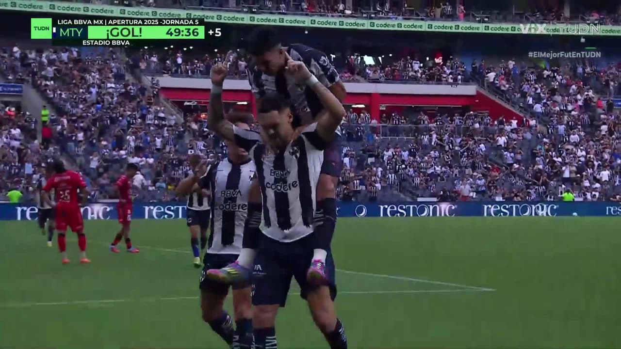 ¡Doblete de Ocampos! Rayados pone el 3-1 con una joya de gol