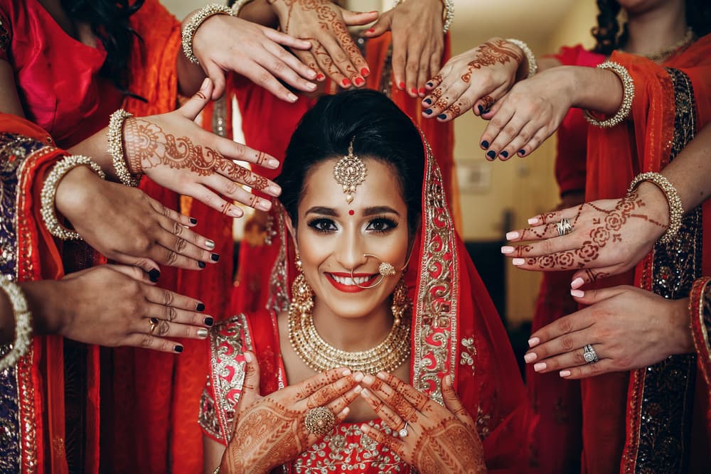 <b>Kanta Budha (23 de agosto – 23 de septiembre)</b>
<br>En India se dice que ellos son dueños de su propio destino, y que esa es la razón por la que siempre encuentran la clave para superar cualquier tipo de obstáculo. Son gente muy sociable, amigable y amiguera, siempre andan rodeados de muchos amigos y suelen formar familias muy grandes, pero también porque esconden un temor a quedarse solos.