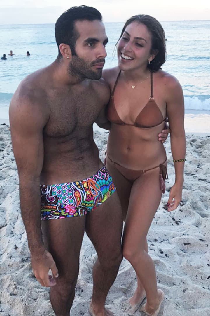 Junto a su novia, Danell no teme mostrar su lado divertido y le enseña cómo sacarlo también.