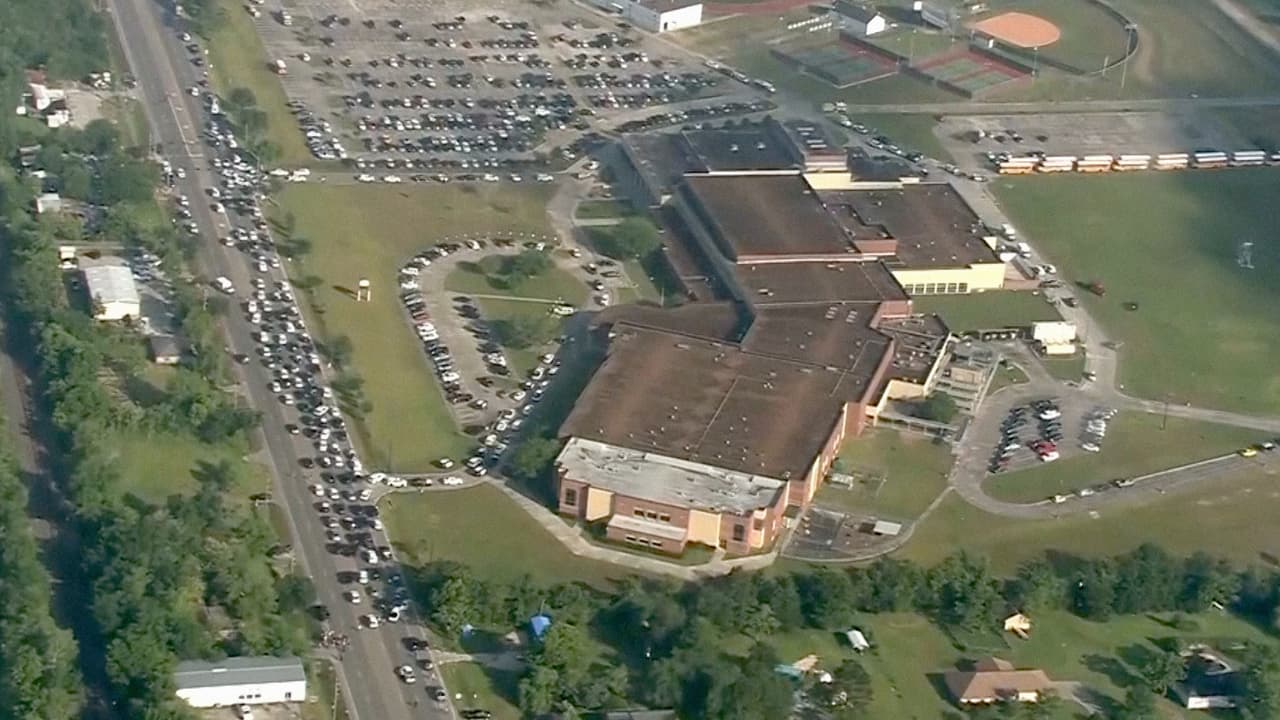 Una toma aérea de la Secundaria Santa Fe, al sur de Houston.