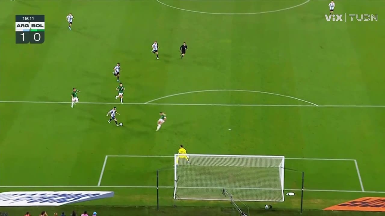 ¡Golazo de Messi! Leo define como un crack y pone el 1-0 para Argentina