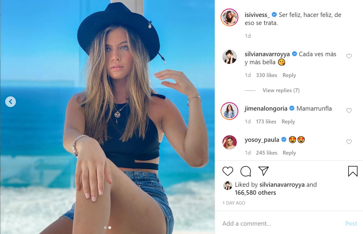 <b><a href="https://www.instagram.com/p/CCWt0J2nA-v/" target="_blank">En esta foto</a></b>, publicada el martes 7 de julio, Navarro también le dejó un comentario: "Cada vez más y más bella". 
<br>