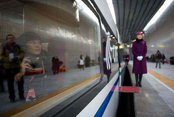 El gobierno planea construir una red ferroviaria de alta velocidad con cuatro líneas este-oeste y cuatro norte-sur para 2020.