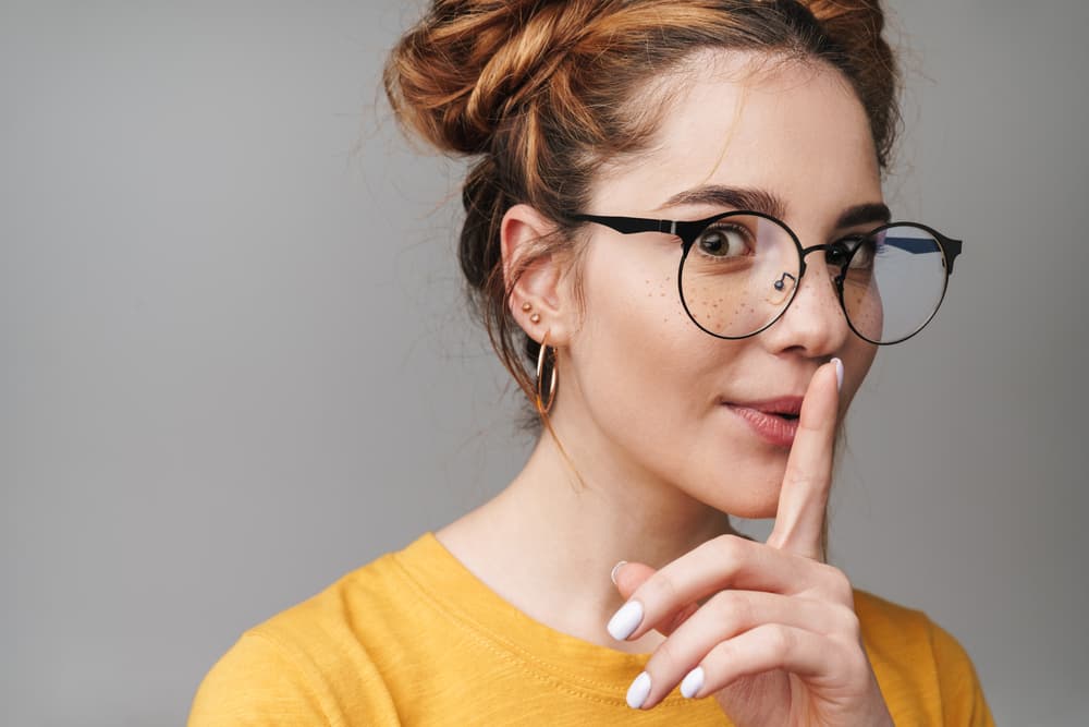 Sobre todo a mediados de mes con Mercurio retrógrado debes ser cauteloso para no decir lo que no debes decir en un momento en que podrías herir alguna susceptibilidad. Controla esa lengua.
<br>