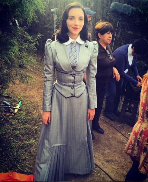 Pues para Doña Teresa será un impedimento para que Isabel cumpla su voluntad.