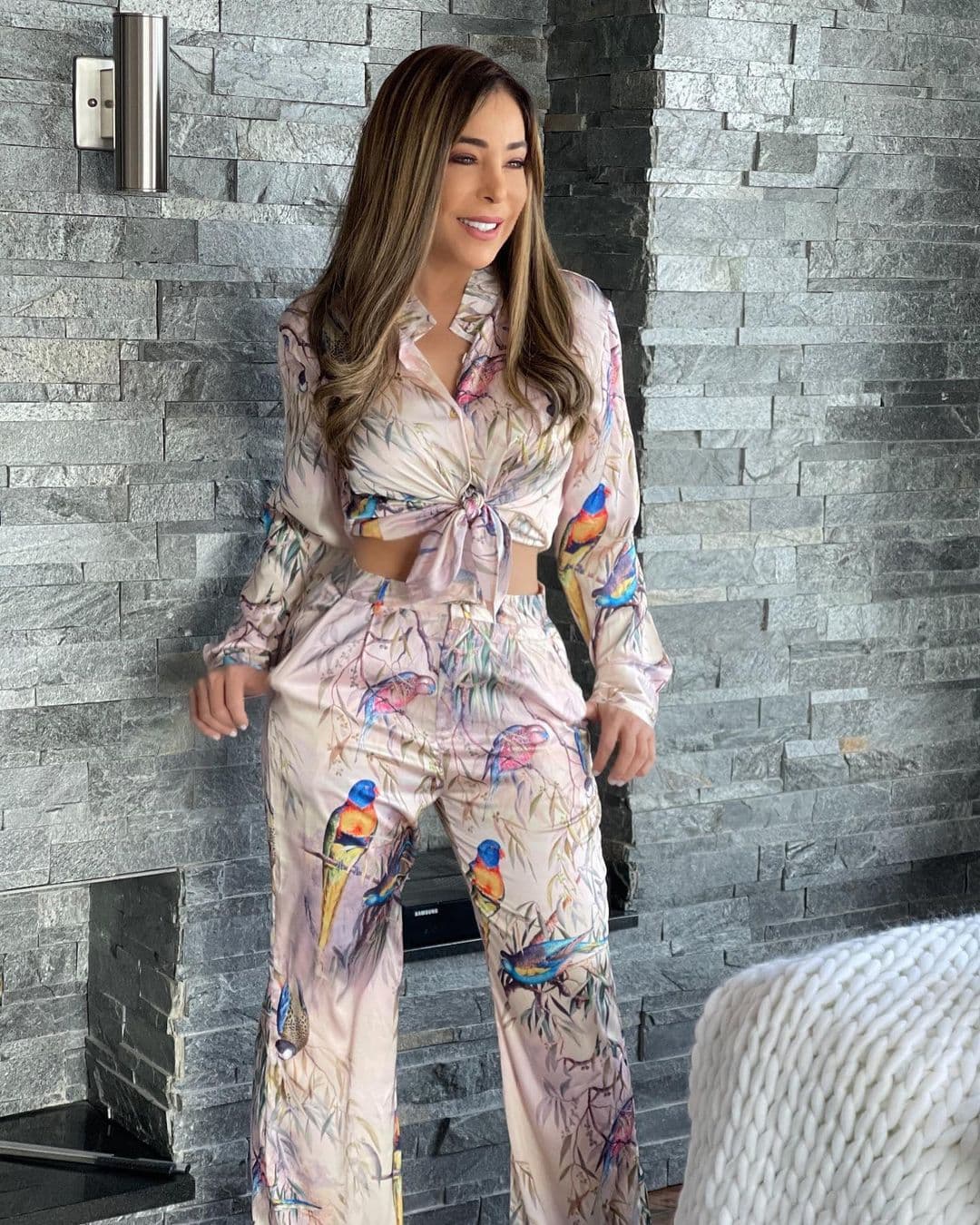 Los estampados también son de los favoritos de Gelena, a quien sin duda alguna le quedan increíbles.