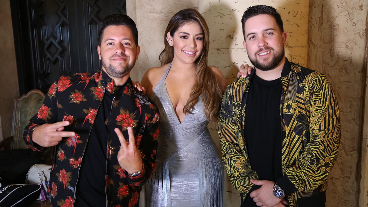 <a href="http://www.univision.com/temas/los-pichy-boys">Los Pichy Boys</a> y
<a href="https://www.instagram.com/evelyn_sicairos/">Evelyn Sicairos</a> se ven muy guapos con sus looks.