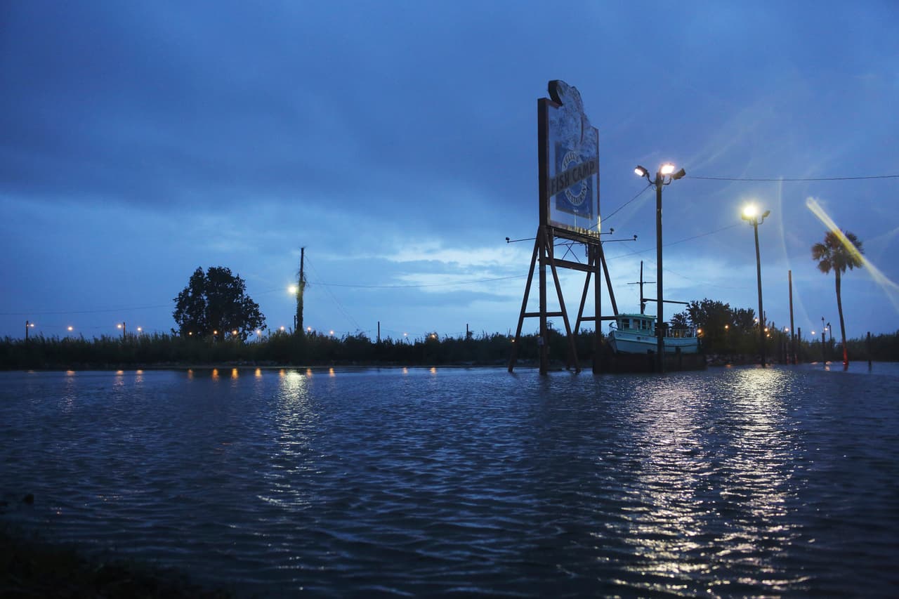 "No tenemos informes de daños graves, solo algunos árboles caídos. No hay daños importantes en los condados de la costa del Golfo de Mississippi", agregó Coleman.