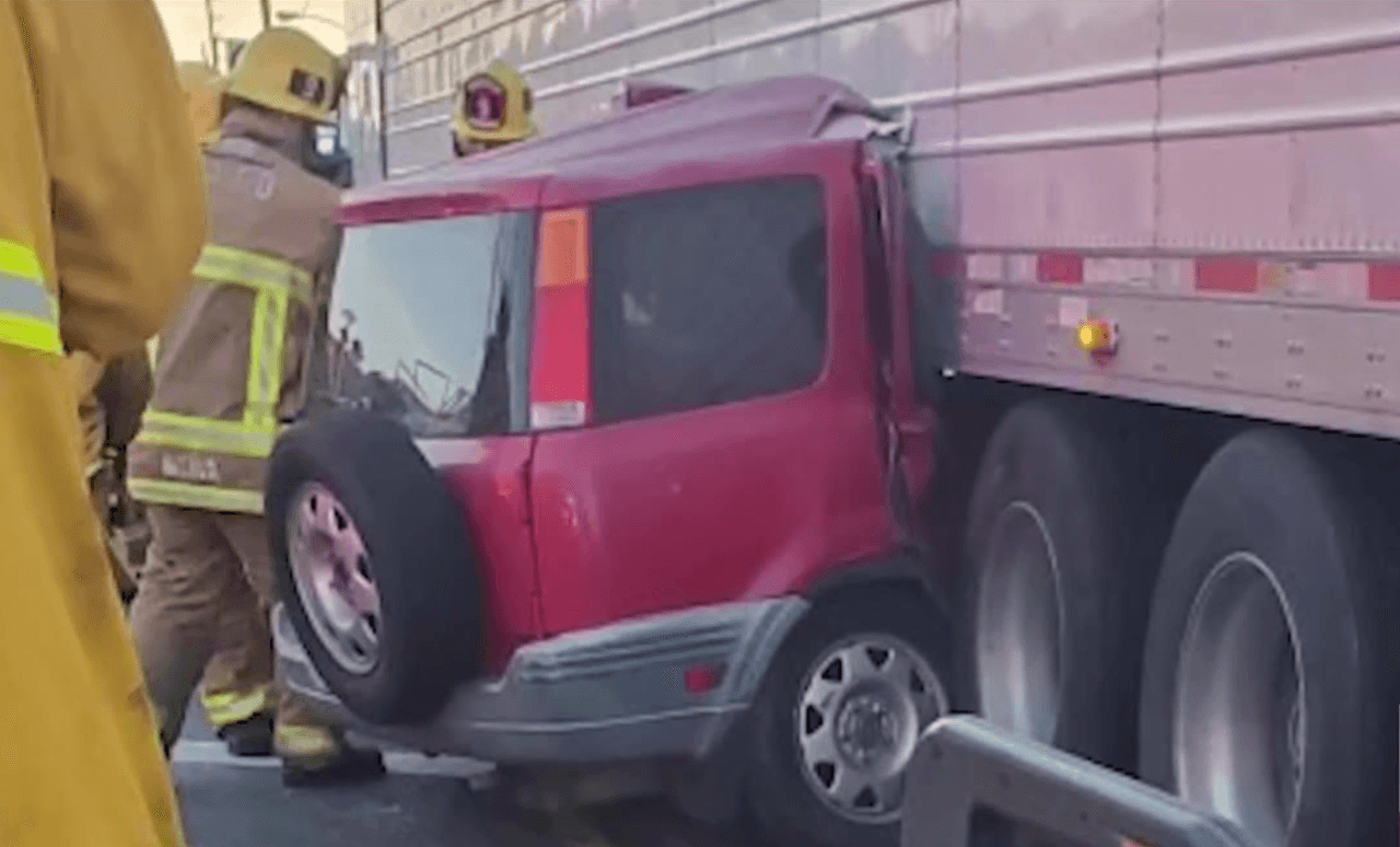 Muere conductor señalado de robar un auto tras persecución policial en el centro de LA