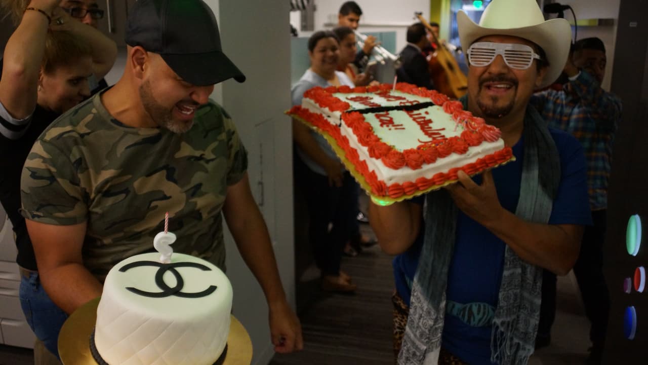 La Bronca cumplió años y se armó una fiesta en la cabina del Free-guey show.