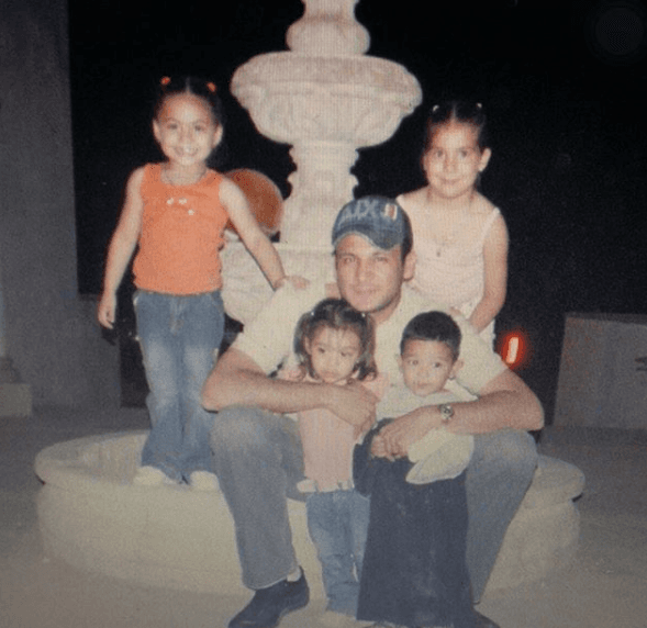 Gabriela, la hija mayor de 'El Gallo de Oro', fue producto del primer y único matrimonio que tuvo el cantante con Gabriela Sabag.