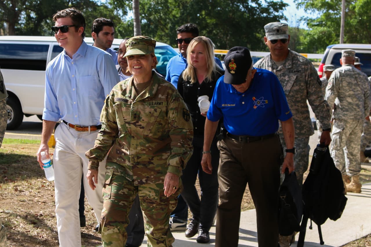 Es mujer, madre de cuatro hijos, esposa y fiel servidora de las fuerzas armadas. Es la primera mujer hispana, nacida y criada en Puerto Rico, en llegar a ocupar el prestigioso puesto. Su misión es continuar rompiendo la brecha y aumentar la presencia de mujeres en la milicia y posciones de poder.