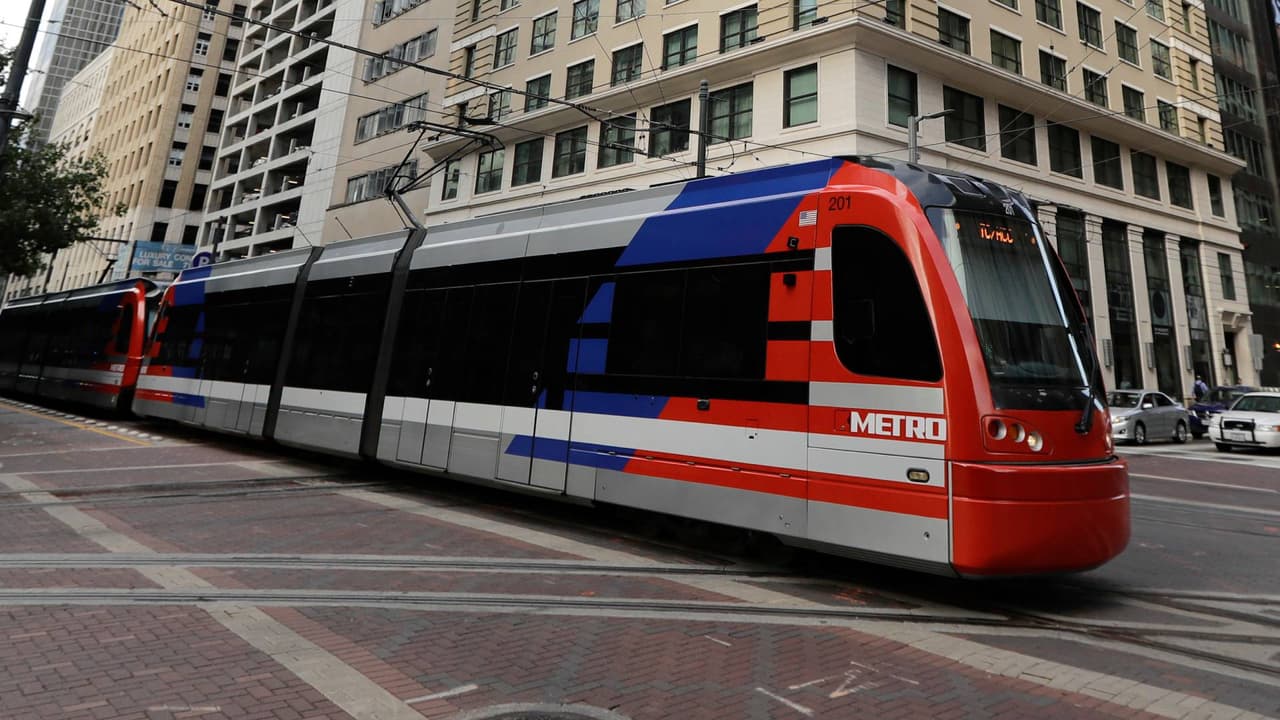 METRO ofrece transporte gratis a los centros de votación en Houston