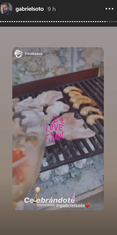 Entre los platillos que degustaron se encuentran unos 
<b>cortes de carne</b> 
<b>y camarones.</b>
<br>