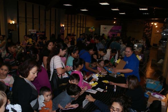 Miles se dieron cita a la octava edición de la Feria Para Aprender, en donde la comunidad hispana recibió información sobre educación en todos los niveles.