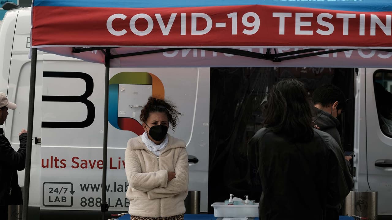 ¿Es posible una nueva explosión de casos de covid-19 en EEUU?: lo que dicen expertos de la Universidad de Duke