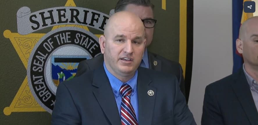 Alguaciles del sur de Arizona arrementen contra la administración de Obama